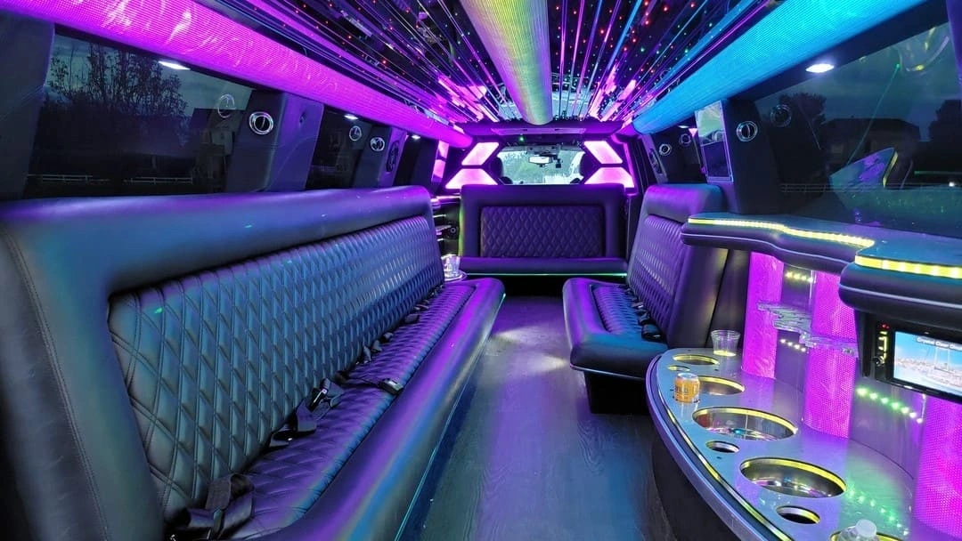 luxury party bus service in Burlington Ontario