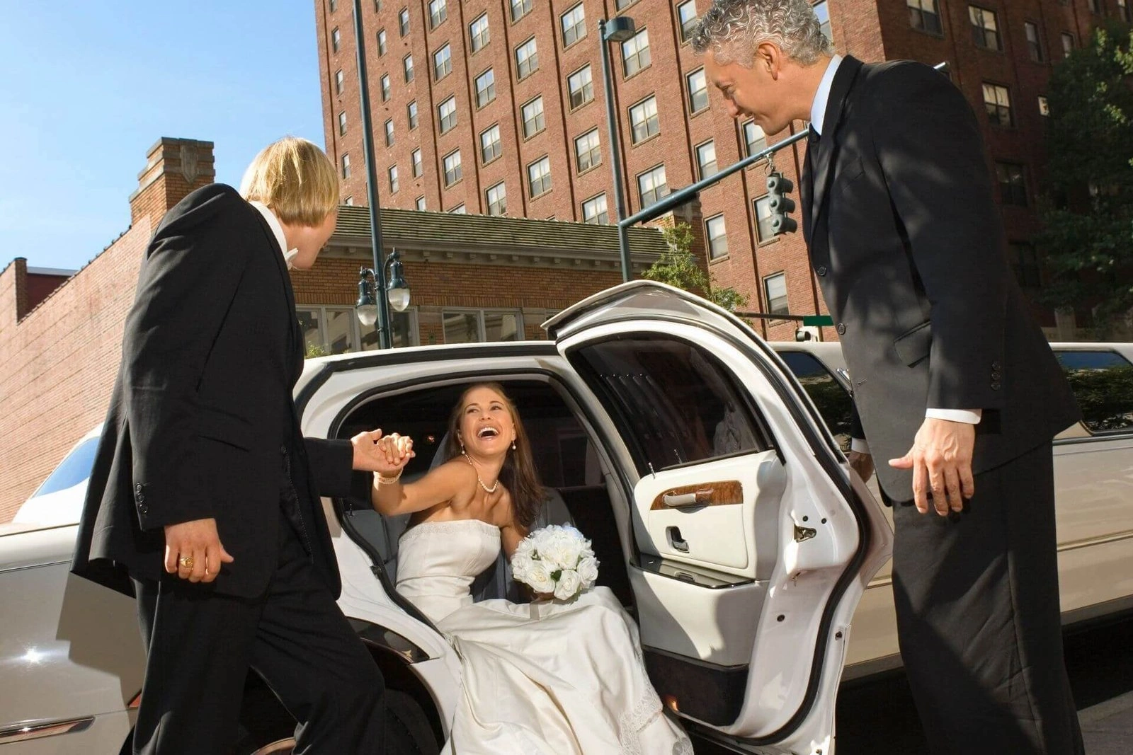 Elegant wedding limousine service in Burlington Ontario